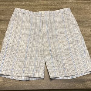 Greg Norman Golf shorts size 33